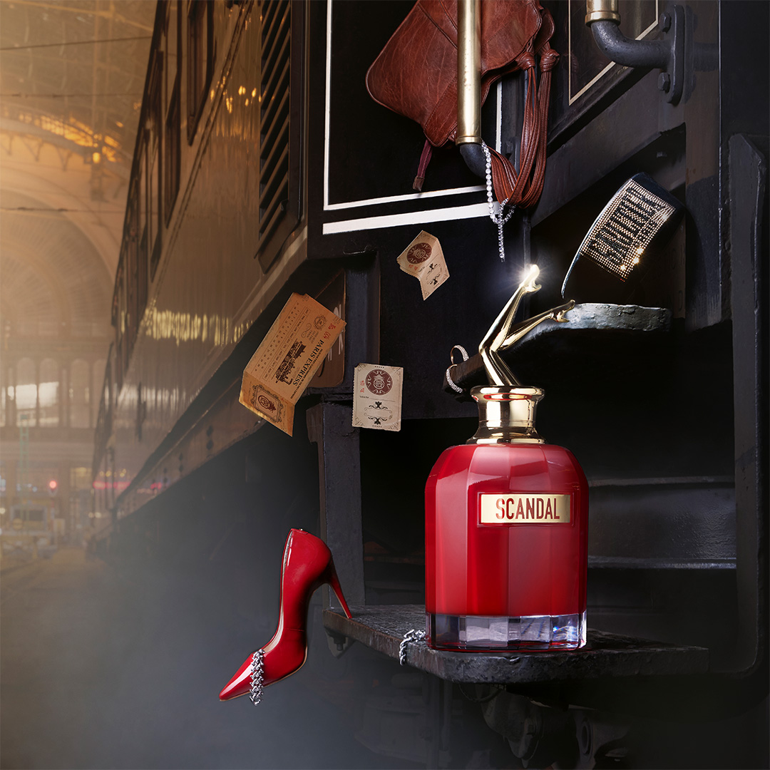 Scandal Le Parfum in stationdecor