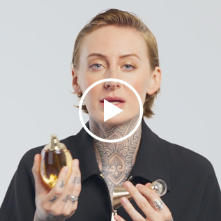 Video's met ambassadrices die over J'adore praten.