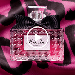 VVidéo présentant comment la nouvelle Essence Miss Dior rend hommage au flacon original avec un motif pied-de-poule