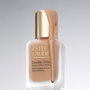 Estée Lauder - Breng aan met vingertoppen