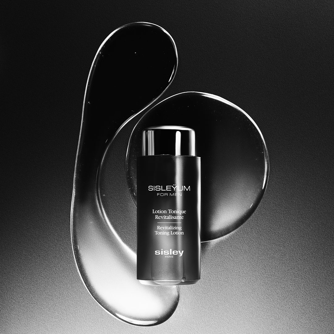 Fles Sisleÿum Revitaliserende Toniclotion met vloeibare textuur